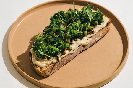 Тост зеленый с грибами