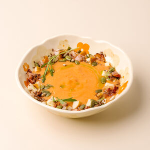 Томатный крем-суп с копченым сыром и беконом