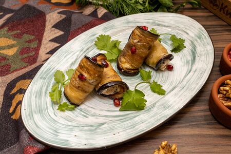 Баклажаны с орехами