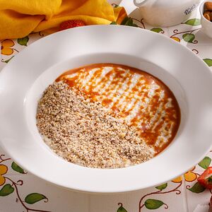 Овсяная каша с фундуком и соленой карамелью