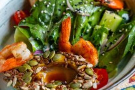 Салат с авокадо на гриле 