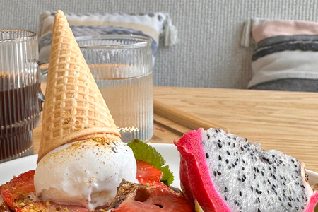 Венские вафли с ягодами и шоколадом