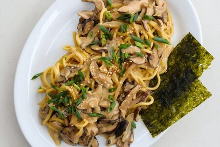 Спагетти сливочное мисо с шиитаке