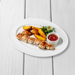 Шашлык из курицы с картофелем гриль