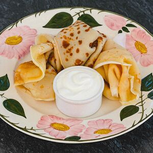 Блины со сметаной