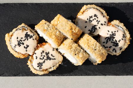 Жареный ролл Курица спайси 