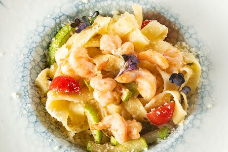 Феттуччине с креветками 