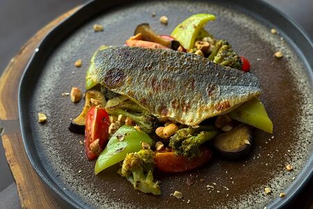 Филе сибаса с печёными овощами