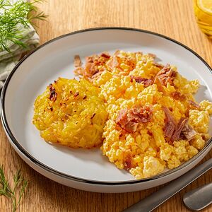 Драник со скрэмблом и беконом