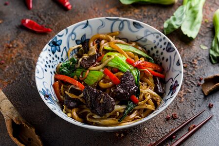 Удон с говядиной