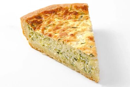 Киш с цукини и козьим сыром