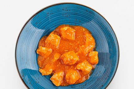 Индейка, тушенная в соусе с курагой 