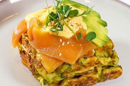 Бенедикт-цукини-форель