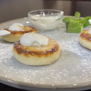 Сырники со сметаной