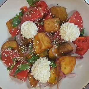 Салат с баклажанами и томатами