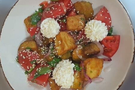 Салат с баклажанами и томатами