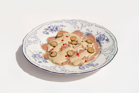 Ростбиф из телятины с соусом из тунца