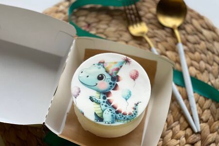 Бенто-Торт Дракон, динозаврик в колпаке