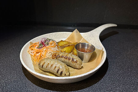 Немецкие колбаски с картофелем