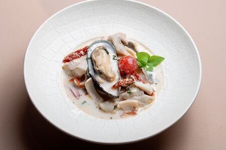 Сливочный суп с морепродуктами