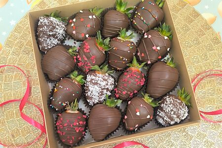 Клубника в шоколаде Callebaut №148