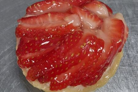 Тарталетка с клубникой