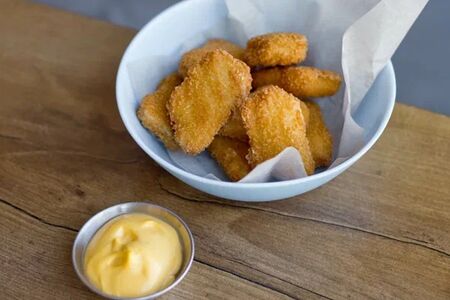 Наггетсы с сырным соусом