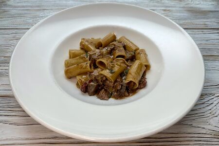 Ригатоне с щечкой