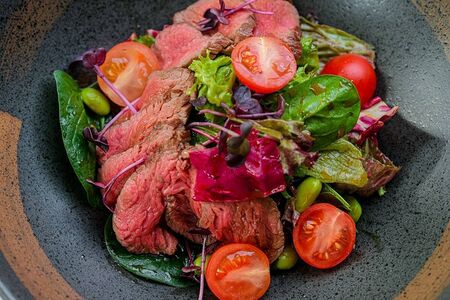 Салат с японским ростбифом