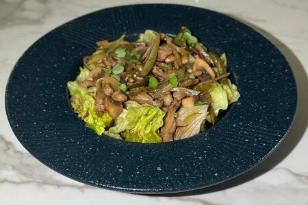 Со свининой и шампиньонами