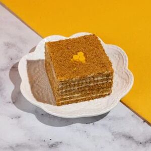 Пирожное медовик