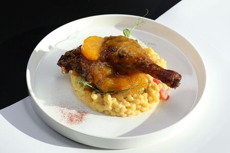 Утиная ножка в апельсиновом соусе 