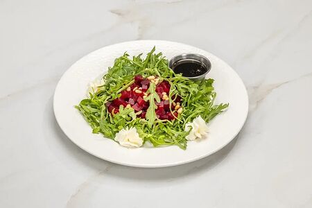 Салат с печеной свеклой