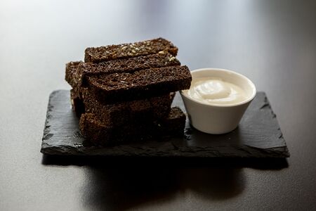 Гренки с Чесночным соусом