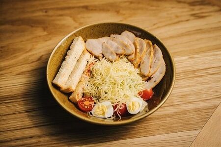 Цезарь с курицей
