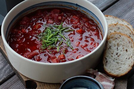 Борщ с копченой сметаной