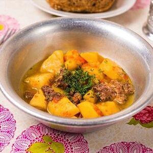 Картошка с тушенкой