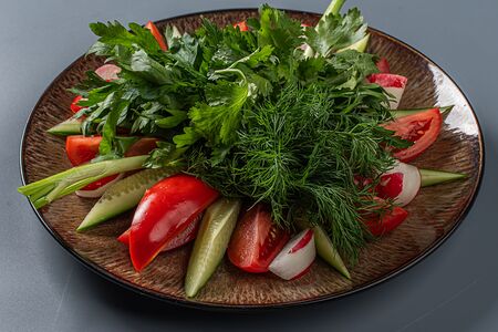 Ассорти из свежих овощей