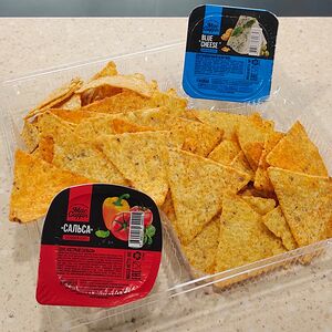 Double начос с соусами: Блю чиз и Сальса