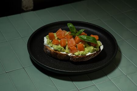 Брускетта с лососем