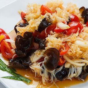 Салат из древесных грибов муэр