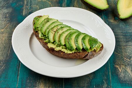 Авокадо-тост