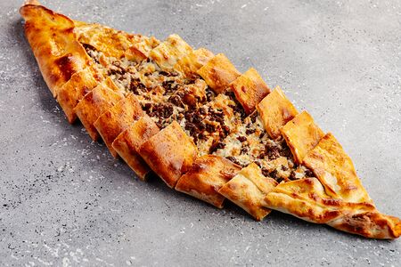 Пиде с фаршем и сыром