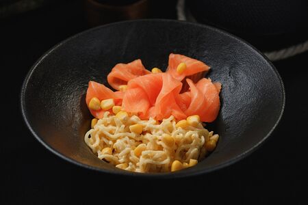 Вок сырный с сёмгой