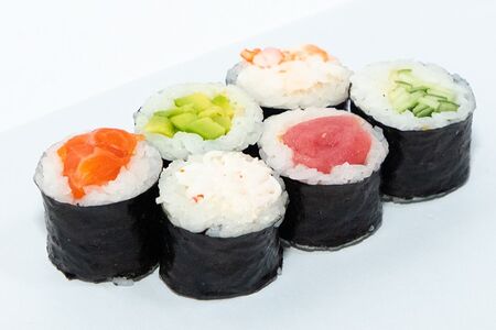 Ролл с авокадо классический