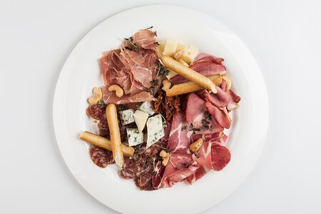 Тарелка к вину