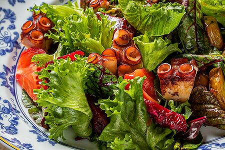 Осьминог, фенхель, апельсин