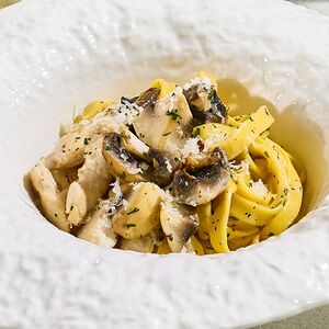 Тальятелле с курицей и грибами 
