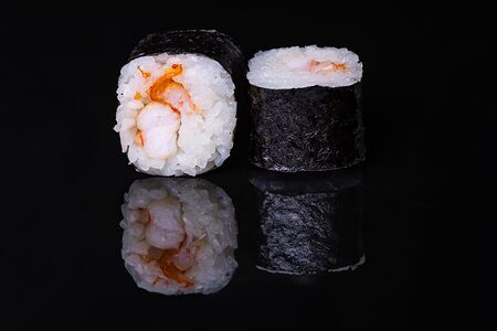 Классические роллы с креветкой