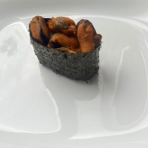 Гункан с мидиями